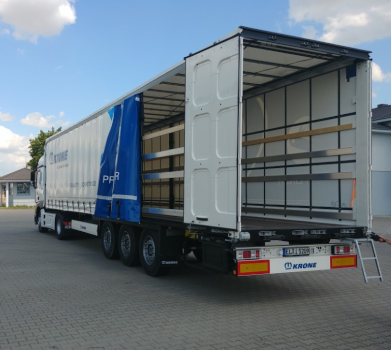 тентований напівпричіп в Україні